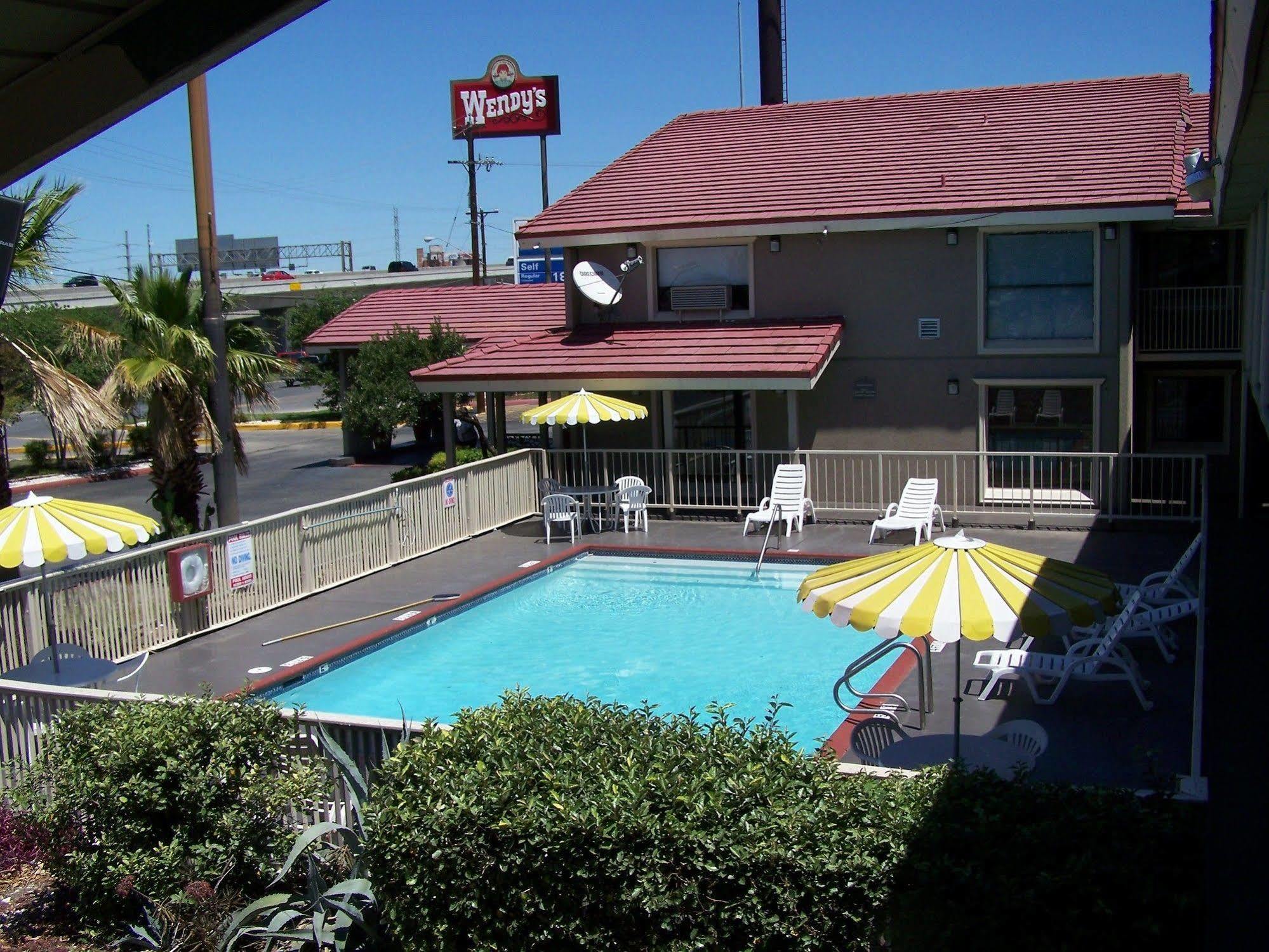 The Inn At Market Square San Antonio Exterior photo